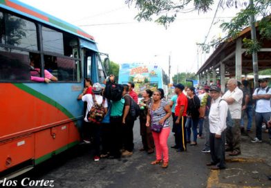 Trabajadores reportan afectaciones debido a los tranques instalados por vándalos de la derecha