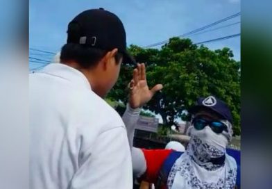 Grupos paramilitares de la derecha amenazan a propietarios de negocios en Plaza Las Américas