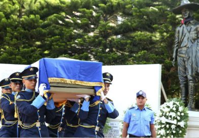 Policía Nacional rinde homenaje póstumo a subinspector Marcos González