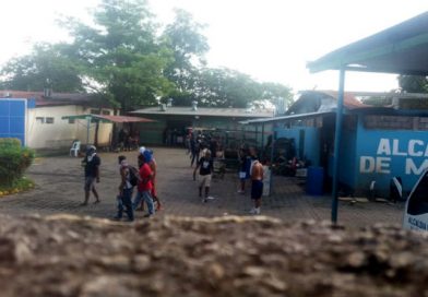 Grupos vandálicos saquean plantel de la Alcaldía de Masaya