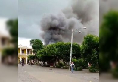 Grupos delincuenciales destruyen Alcaldía de Granada y agreden a comerciantes