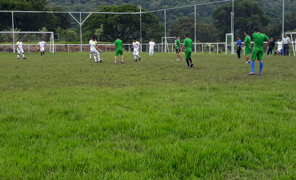 Docentes de Madriz participan en jornada deportiva