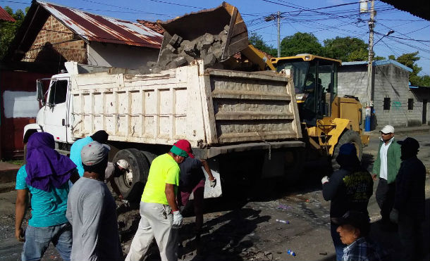 Limpieza de calles en el departamento de León para garantizar la movilidad