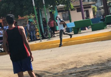 Policía Nacional bajo ataque en Masaya