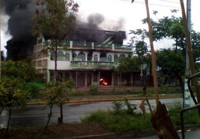 Cuatro personas calcinadas en incendio provocado por delincuentes vandálicos