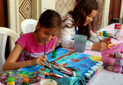 Niños y niñas pintan por la paz