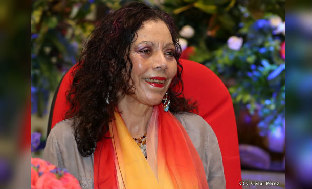 Compañera Rosario destaca la labor de los maestros en Nicaragua