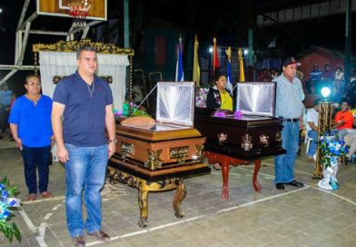 Policía rinde homenaje póstumo a oficiales asesinados en Mulukukú