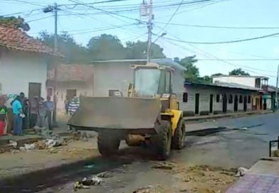 Pobladores de Masaya limpian sus calles para asegurar la circulación y la seguridad