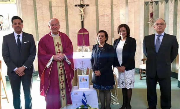 Ofician misa en Inglaterra por el descanso eterno del Cardenal Obando y Bravo y por la Paz de Nicaragua