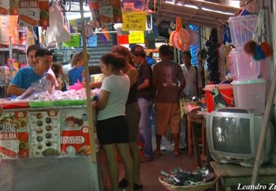 Actividad comercial de los mercados, da espalda al paro golpista