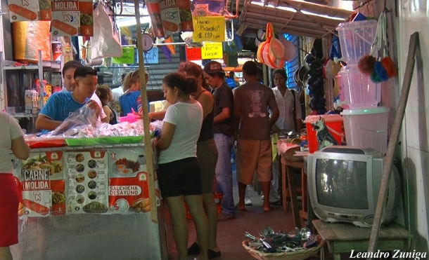 Actividad comercial de los mercados, da espalda al paro golpista