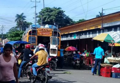 Comerciantes de Chinandega continúan trabajando por su economía familiar