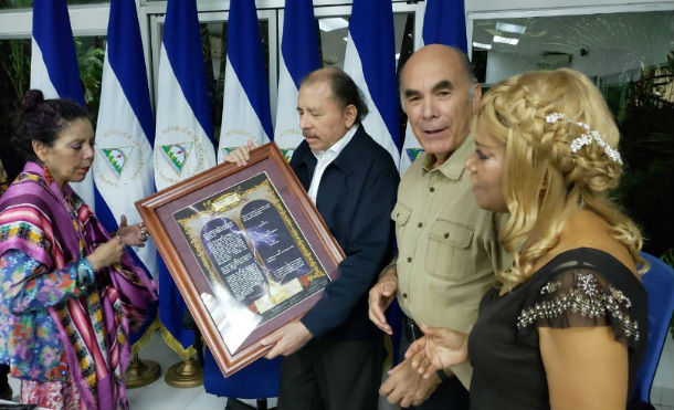 Presidente Daniel sostiene encuentro con directores del Ministerio de los 10 Mandamientos