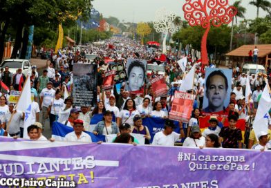 Estudiantes exigen justicia para las víctimas del terrorismo golpista