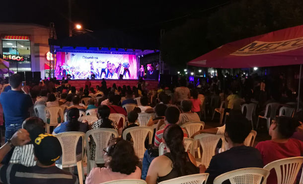 Chinandeganos disfrutan gala cultural en homenaje a Santa Ana