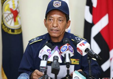 Bomberos trabajan para determinar las causas del incendio en tres viviendas en Masaya