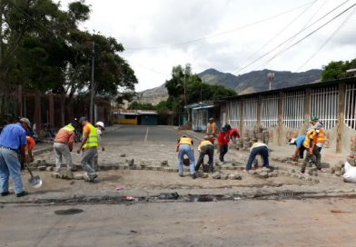 Reparan calles dañadas por terroristas en Jinotega