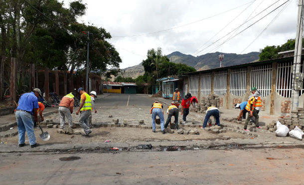 Reparan calles dañadas por terroristas en Jinotega