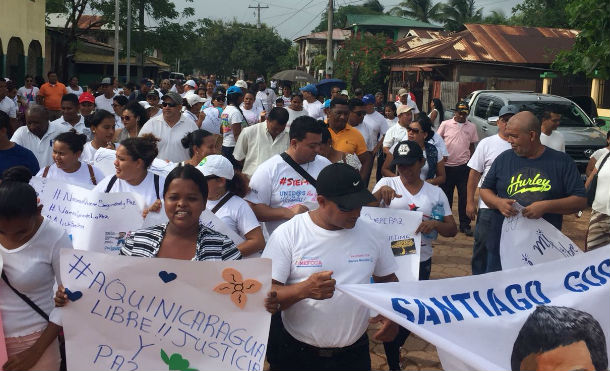 Bilwi marcha demandando justicia para las víctimas del terrorismo