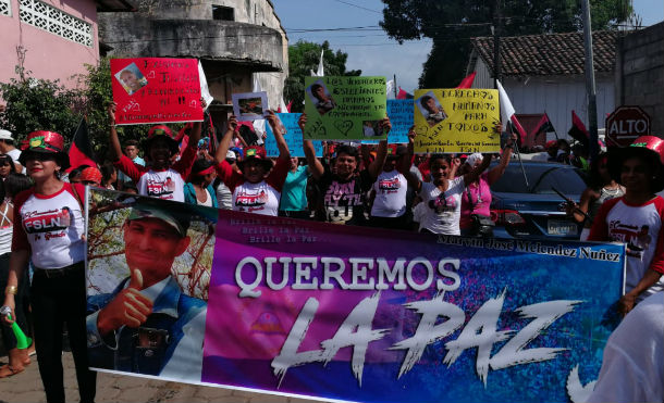 Familias de El Viejo realizan caminata exigiendo justicia para las víctimas del terrorismo golpista
