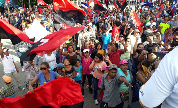 Multitudinaria caravana por la Paz en Madriz