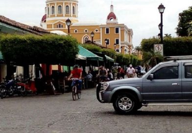 Granada se reactiva: Comercios y mercados concurridos