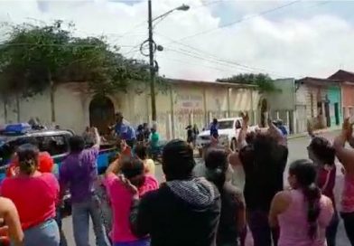 Diriambinos reciben con alegría a la Policía Nacional