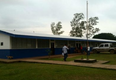 Gobierno continúa reconstruyendo escuelas públicas destruidas por los terroristas de la derecha