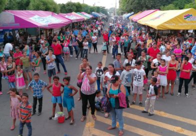 Inicia Feria de Emprendedores y jornada cultural en honor a Santa Ana