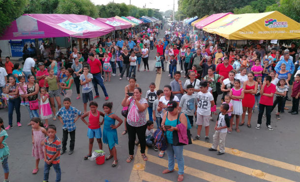 Inicia Feria de Emprendedores y jornada cultural en honor a Santa Ana