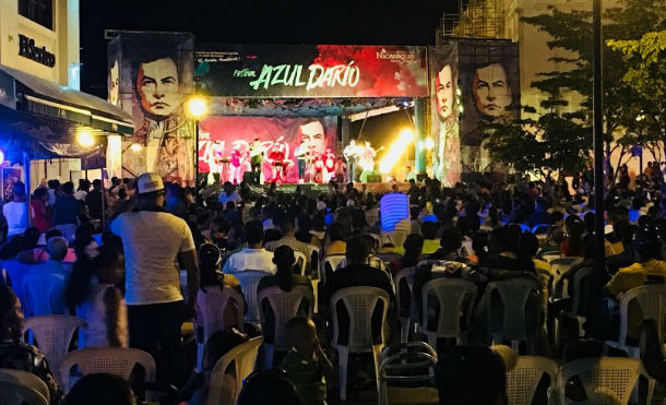 Leoneses disfrutaron del Festival Azul Darío