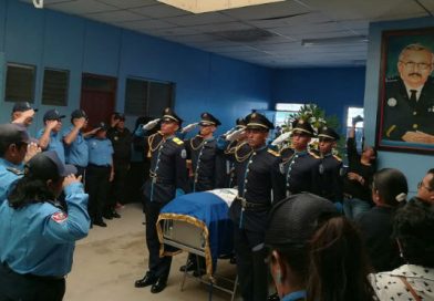 Realizan homenaje póstumo al Comisionado Luis Emilio Busto López