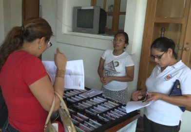 Maestros segovianos reciben atención médica oftalmológica