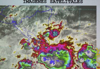 Onda Tropical número10 se desplaza hacia el Caribe