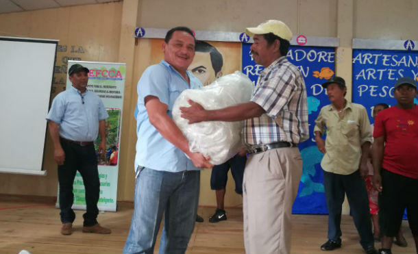 Gobierno Sandinista capitaliza a pescadores artesanales del Caribe Norte