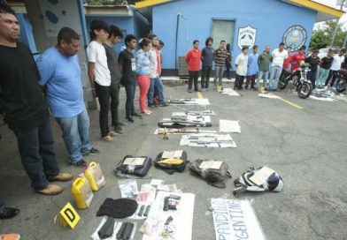 Presentan a terroristas y armamento utilizado para cometer crímenes en el país