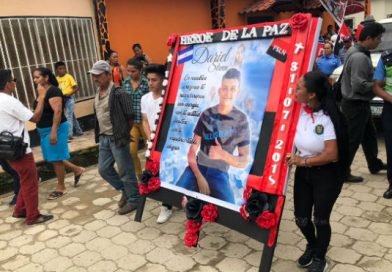 Dan último adiós al joven Dariel Steven Gutiérrez, asesinado por terroristas en tranque de La Trinidad