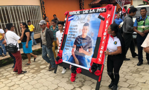 Dan último adiós al joven Dariel Steven Gutiérrez, asesinado por terroristas en tranque de La Trinidad