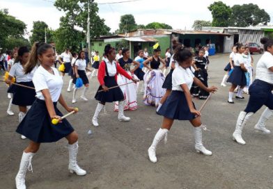 Estudiantes se preparan para celebración de las fiestas patrias 2018