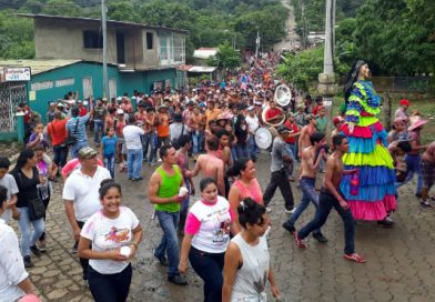 Desarrollan grandioso festival de gigantonas en Juigalpa