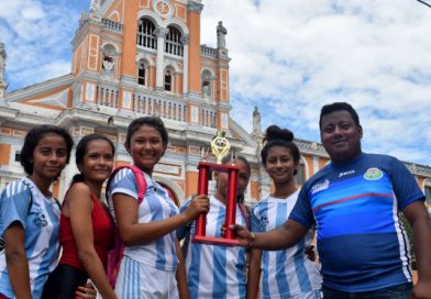 Granada celebra la alegría de vivir en paz y tranquilidad