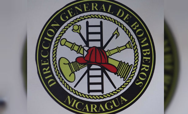 Bomberos atienden incendio en fábrica CIGAR BOX