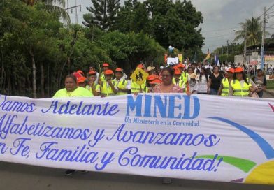 Comunidad educativa de Nindirí celebró el 38 aniversario de la Cruzada Nacional de Alfabetización