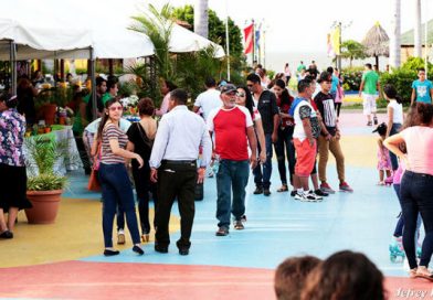 Familias disfrutan ambiente de paz y tranquilidad en todo el país