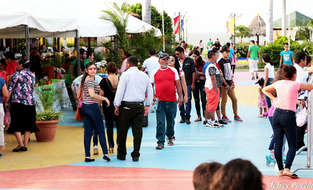 Familias disfrutan ambiente de paz y tranquilidad en todo el país