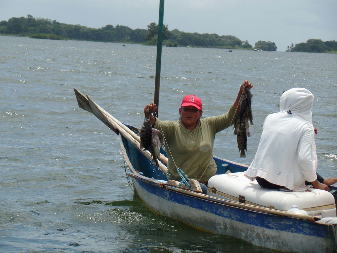 Granada: Competencia de pescar en el Lago Cocibolca