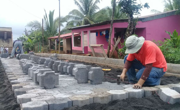 Nueva Guinea: Avanza construcción de Calles para el Pueblo