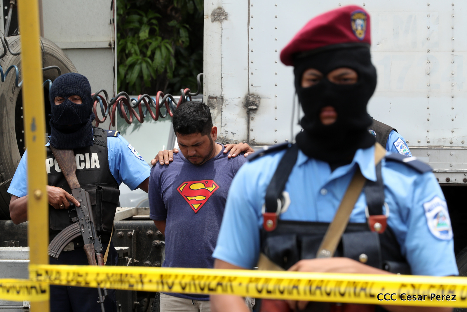 Policía decomisa a guatemalteco más de 350 mil dólares en Peñas Blancas