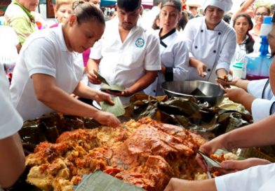 Degustación del nacatamal más grande en la Feria del Maíz, en Matagalpa